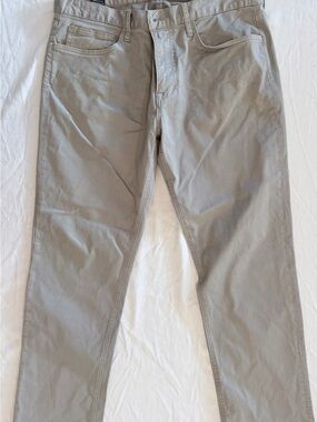 Joe’s Jeans Men's Slim Straight Pants in Light Gray Size 36